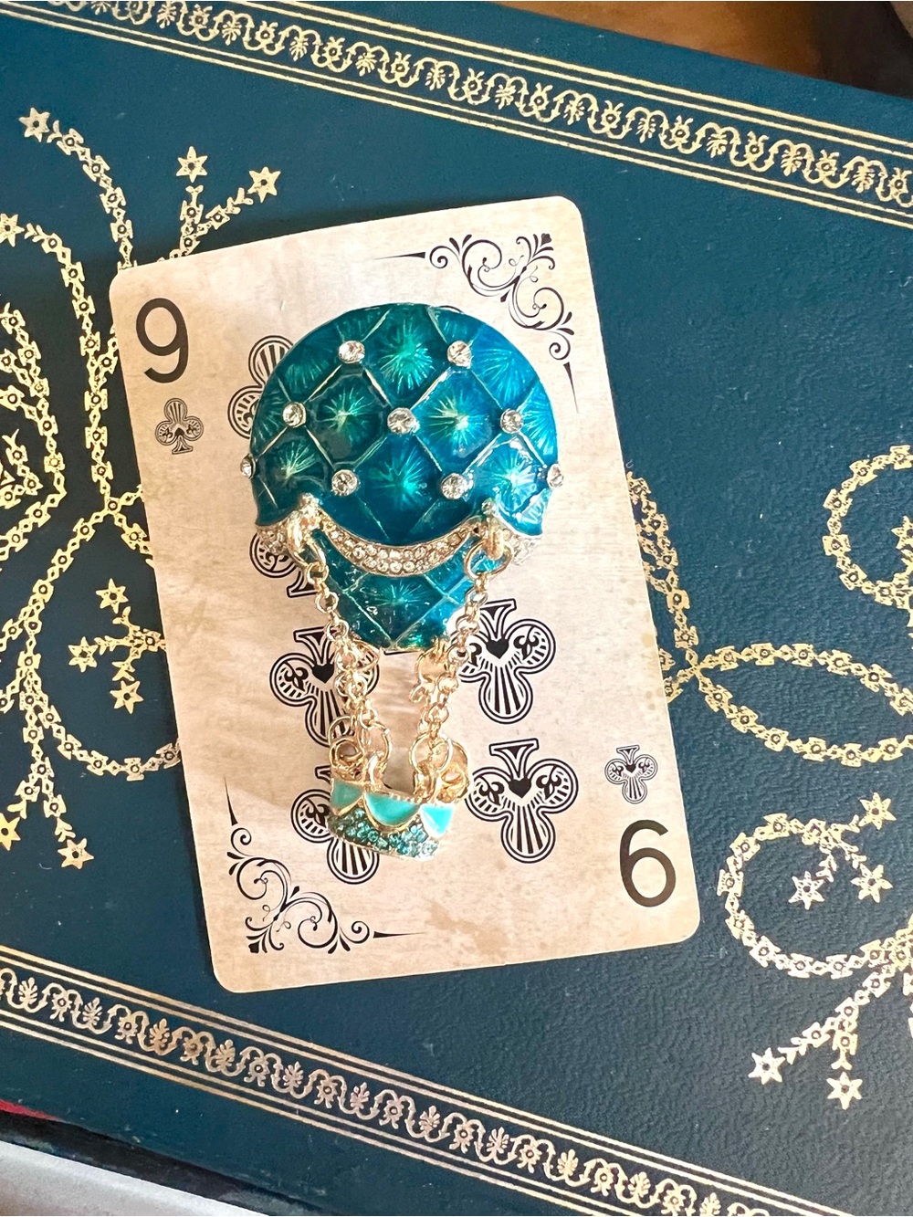 New! Aratta Ready To Fly Pin Rhinestone Beautiful Faux Turquoise Brooch Pin - Picture 3 of 4